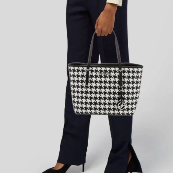 Michael Kors Jet Set Travel Tote in Black and White Houndstooth - Picture 4 of 7